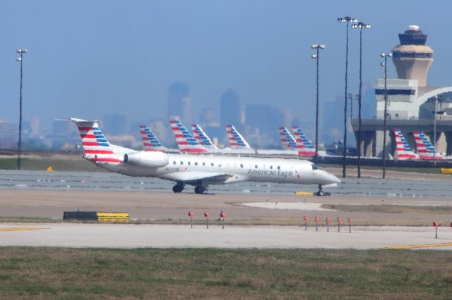 Embraer ERJ-145 (N939AE)