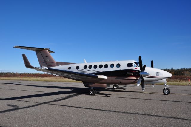 Beechcraft Super King Air 300 (C-GPDC) - Beechcraft Super King Air 350 (C-GPDC)