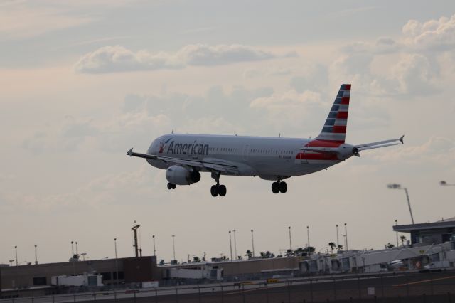 Airbus A321 (N540UW)