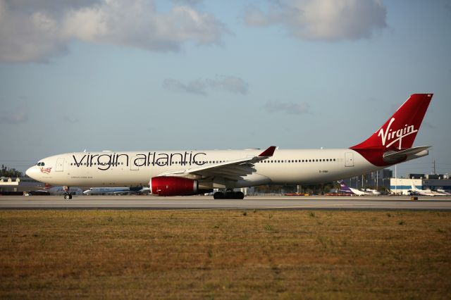 Airbus A330-300 (G-VINE)