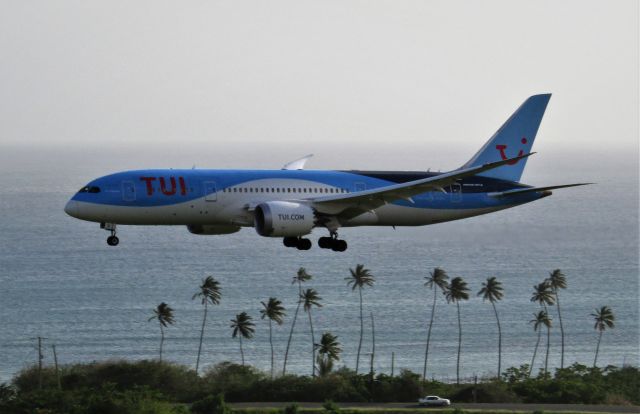 Boeing 787-8 (G-TUII)