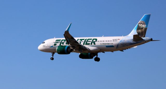 Airbus A320neo (N336FR) - On final is this 2018 Frontier Airlines Airbus 320-251N from the Winter of 2021.