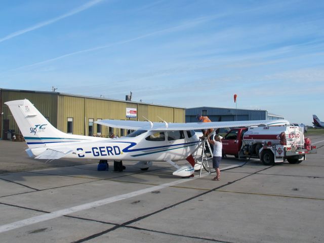 Cessna Skylane (C-GERD) - The Skylane is one of the best personal travel aircraft.