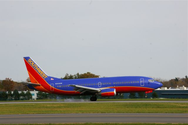 — — - SWA 1757 arriving KALB 10/31/11 15:01