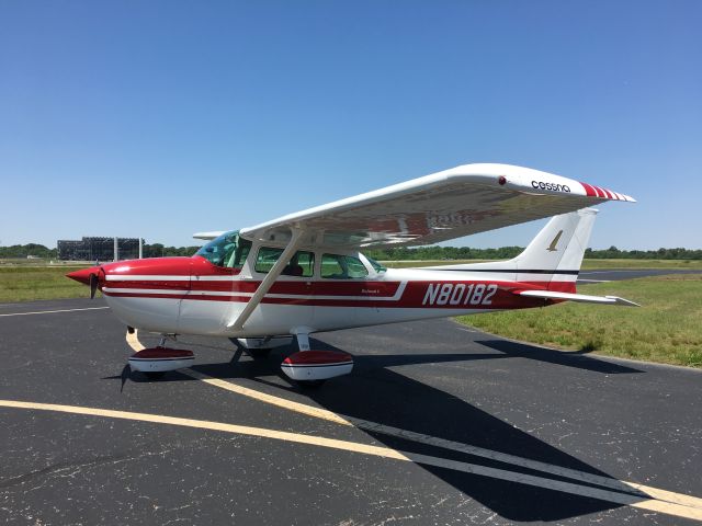 Cessna Skyhawk (N80182)