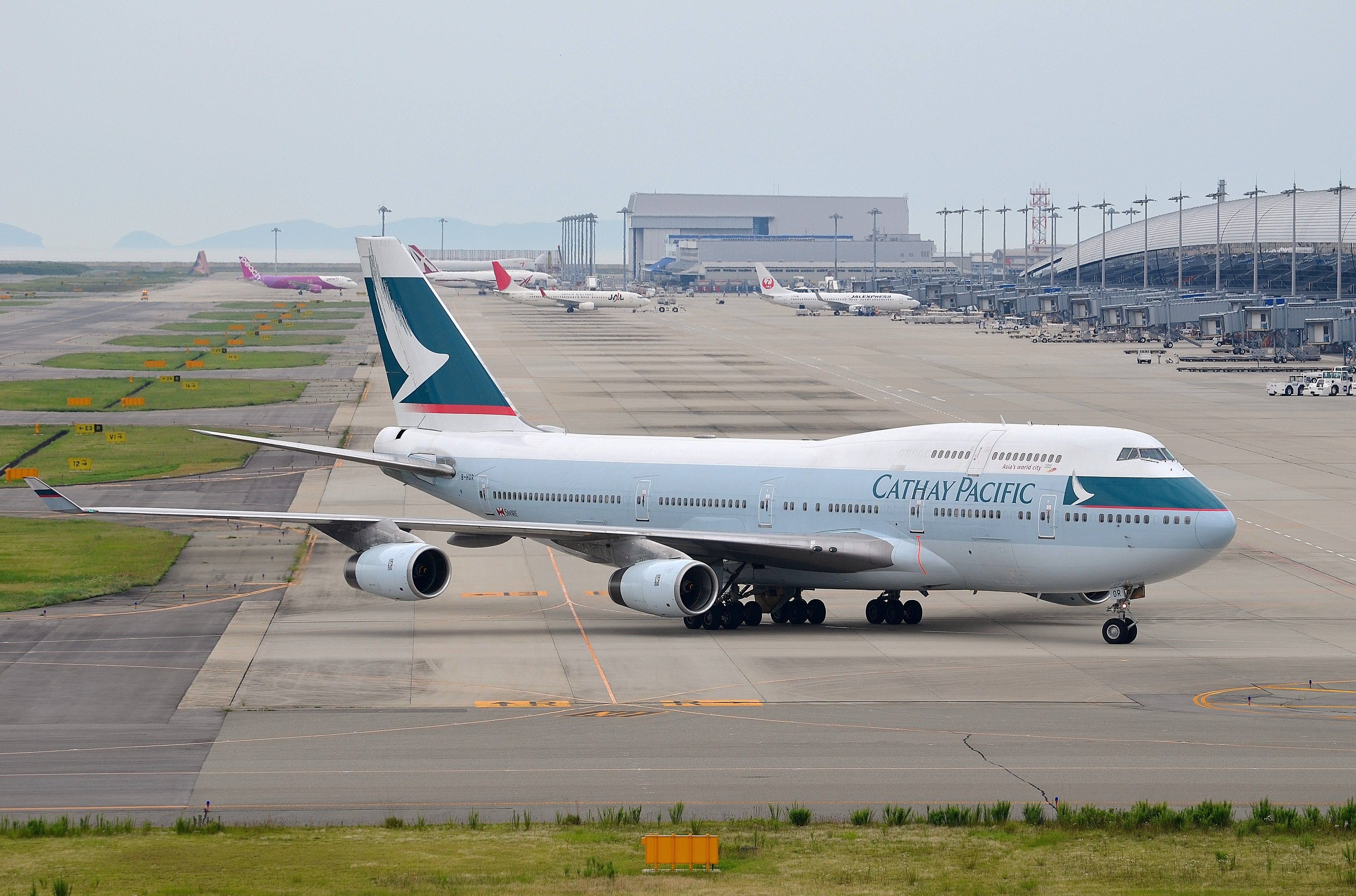 Boeing 747-400 (B-HOR) - Airline: Cathay Pacific Airways (CX/CPA); Airport: Kansai International Airport (KIX/RJBB); Camera: Nikon D7000; Date: 4 July 2012