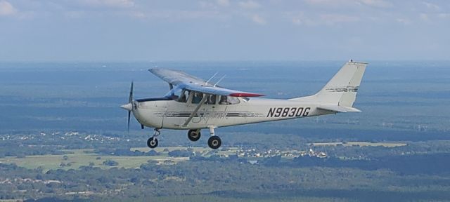 Cessna Skyhawk (N9830G)