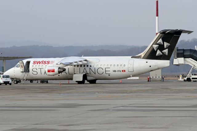 Avro RJ-100 Avroliner (HB-IYU) - "Star Alliance" livery