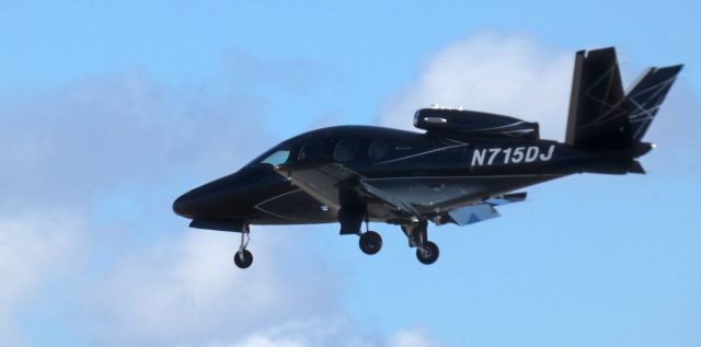 Cirrus Vision SF50 (N715DJ) - About to touch down is this 2023 Cirrus G2+ Vision Jet in the Winter of 2025.
