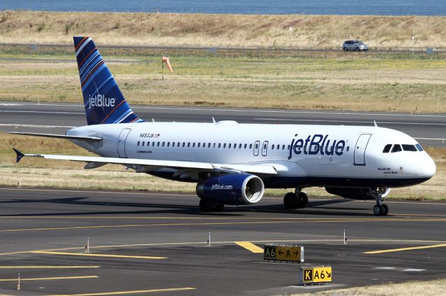Airbus A320 (N653JB)