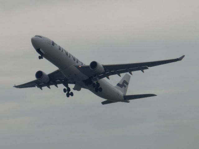 Airbus A330-300 (ОHLTN)