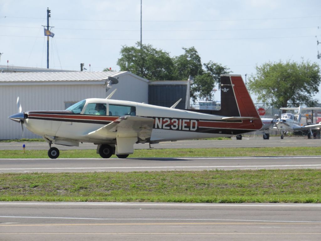 Mooney M-20 (N231ED)