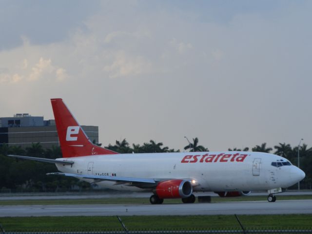 BOEING 737-300 (XA-GGB)