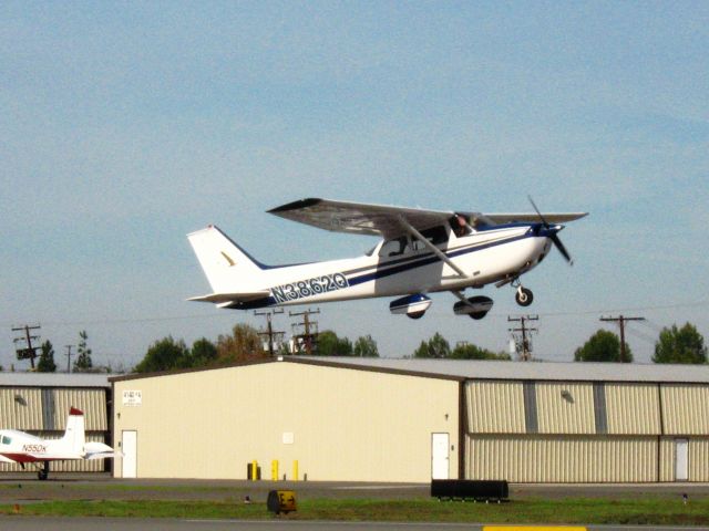 Cessna Skyhawk (N3862Q) - Taking off from RWY 6