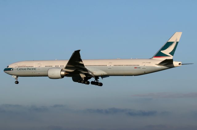 BOEING 777-300ER (B-KQZ)