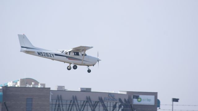 Cessna Skyhawk (N5262Y)