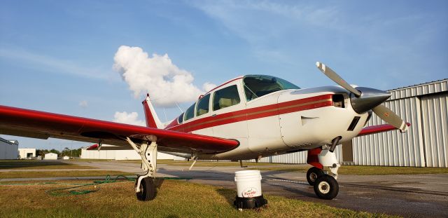 Beechcraft Sierra (N6985R) - Giving the girl a bath!