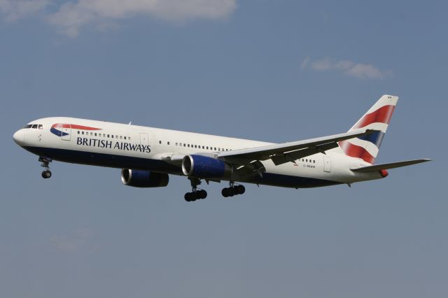 BOEING 767-300 (G-BNWM) - July 7, 2007 - on final for Baltimore BWI