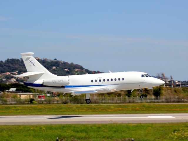 Dassault Falcon 2000 (CS-DTR)