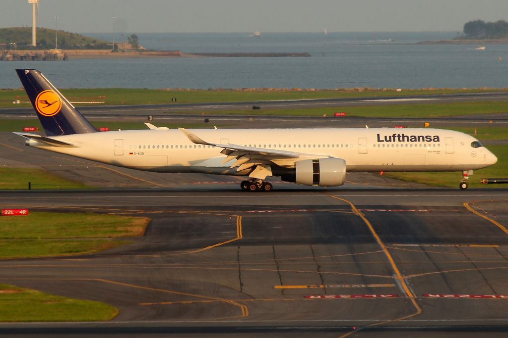 Airbus A350-900 (D-AIXD) - Bonn arriving from Munich