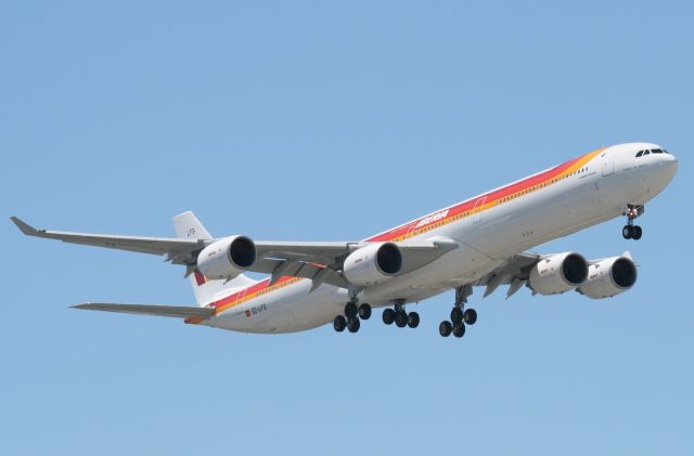 Airbus A340-600 (EC-LFS)