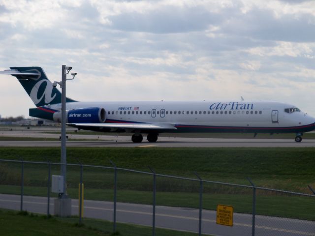 Boeing 717-200 (N981AT)