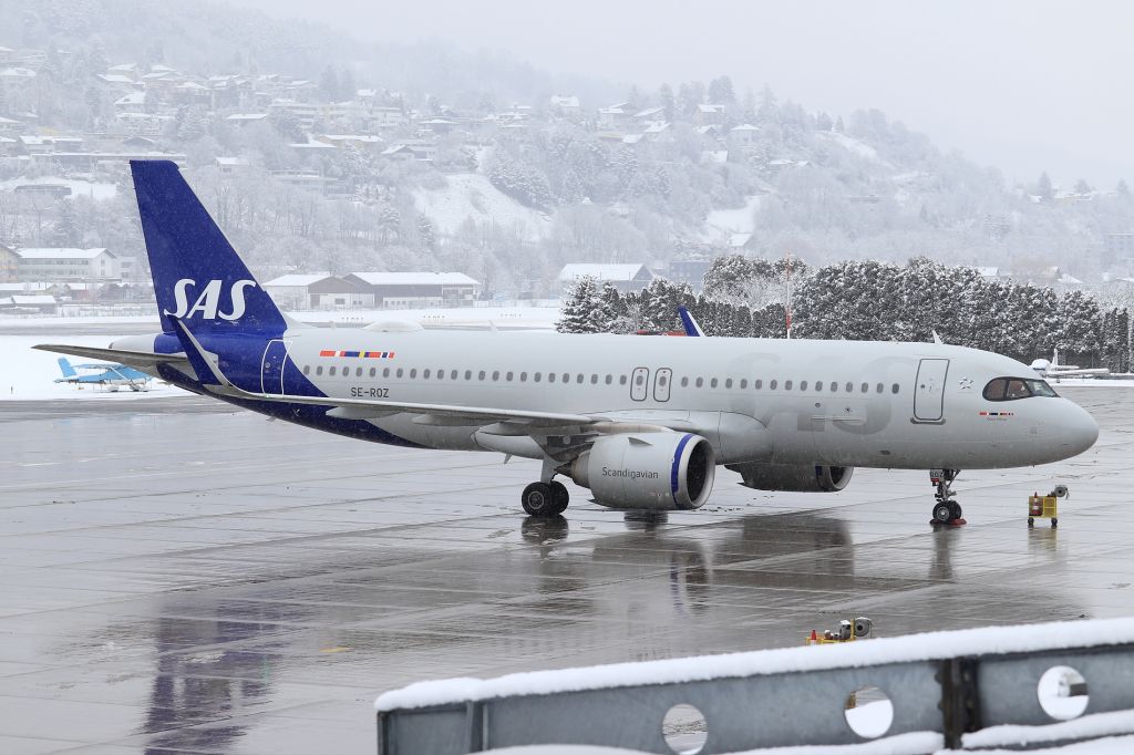 Airbus A320neo (SE-ROZ)