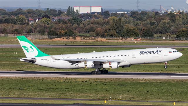 Airbus A340-300 (EP-MMD)