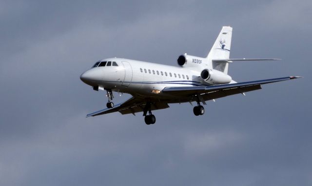 Dassault Falcon 900 (N590F) - A few moments until landing is this 1991 Dassault-Breguet-Mystere-Falcon in the Winter of 2019.