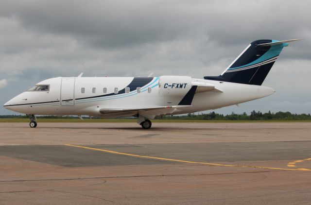 Canadair Challenger (C-FXWT) - Aurora Jet Partners.