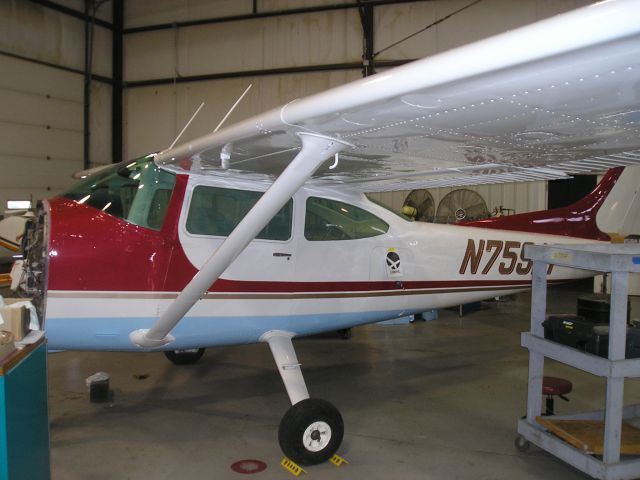 Cessna Skyhawk (N759AP)