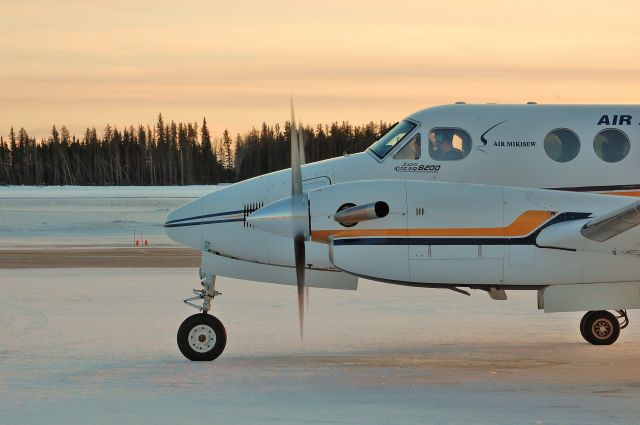 Beechcraft Super King Air 200 (C-FAMB)