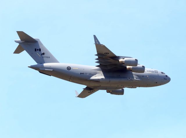 Boeing Globemaster III (17-7703)