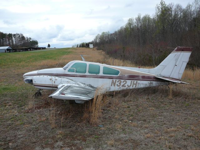 Cirrus SR-20 (N32JH)