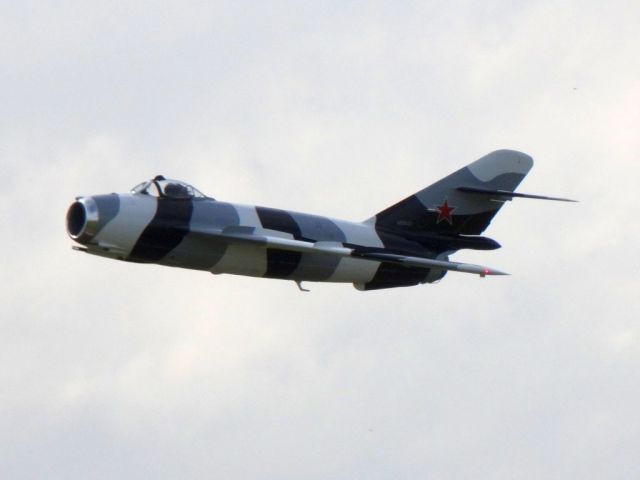 MIKOYAN MiG-17 (N6953X)