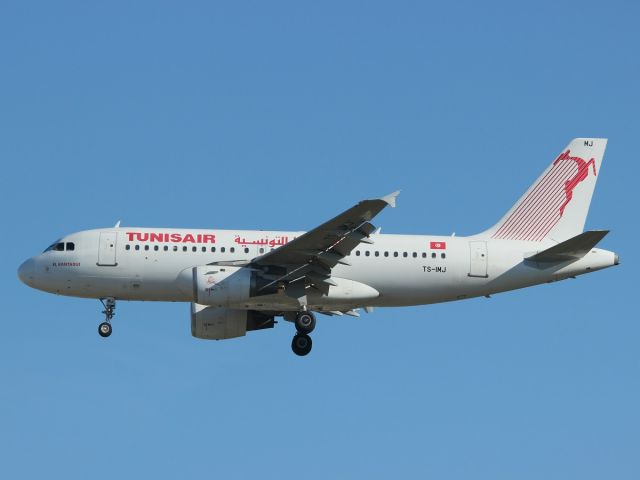 BOEING 737-600 (TS-IMJ) - 13 nov 2014