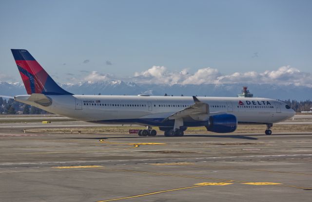 Airbus A330-900 (N404DX)