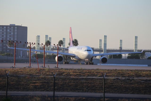 Airbus A330-200 (N374HA)