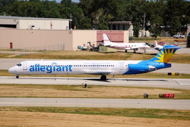 McDonnell Douglas MD-88 (N404NV) - Preparing to depart runway 23 for Clearwater, FL.