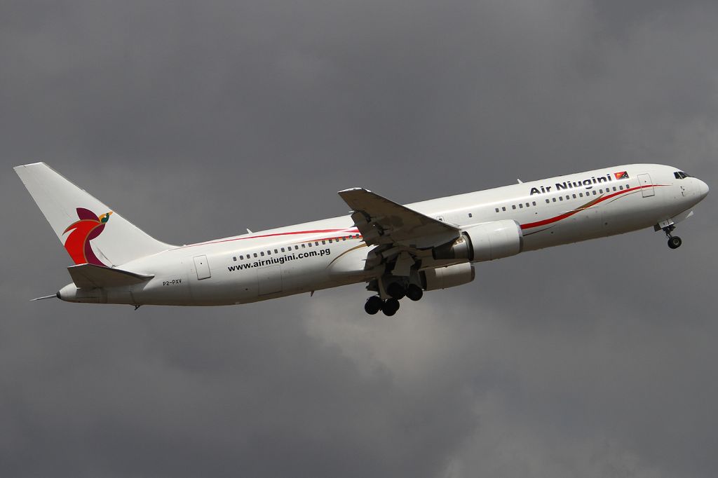 BOEING 767-300 (P2-PXV)
