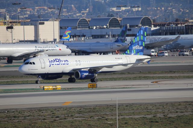 Airbus A320 (N621JB)