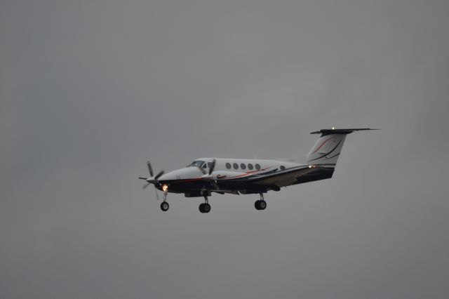 Beechcraft Super King Air 200 (N24BG) - Landing on Runway 33 in Sioux Falls SD - 10-25-2012