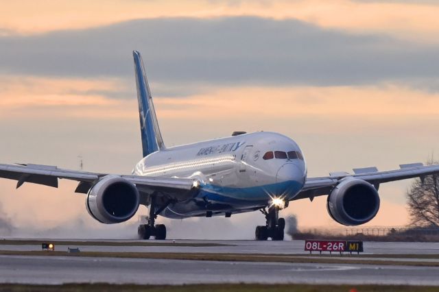 Boeing 787-8 (B-2760)