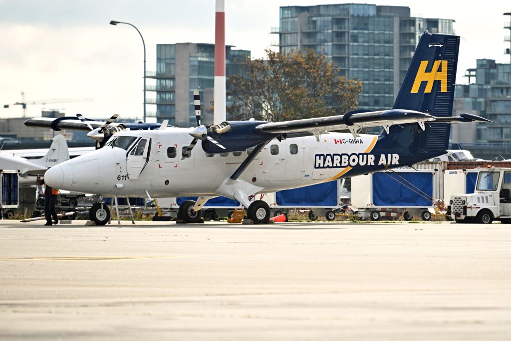 De Havilland Canada Twin Otter (C-GHHA) - Harbour Air is operating wheeled plane service YVR-YYJ this winter.