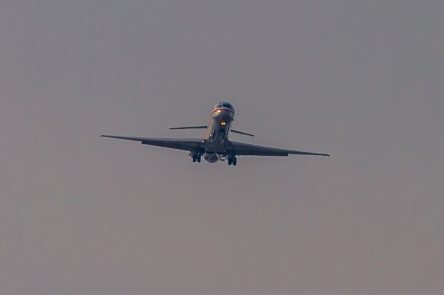 McDonnell Douglas MD-80 —