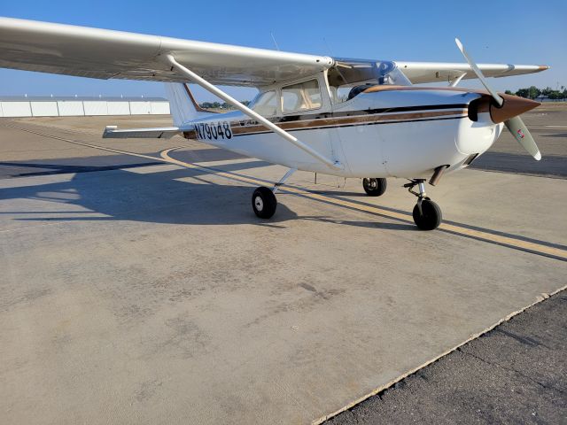 Cessna Skyhawk (N79048) - Fueling before solo cross country