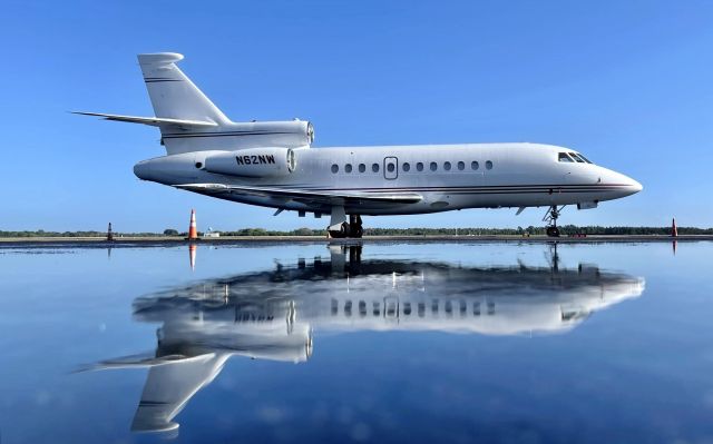 Dassault Falcon 900 (N62NW) - Reflection shot off a iPhone 12 Pro Maxbr /February 18,2021