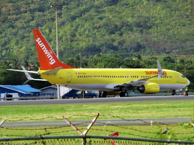 Boeing 737-800 (C-FTUA)