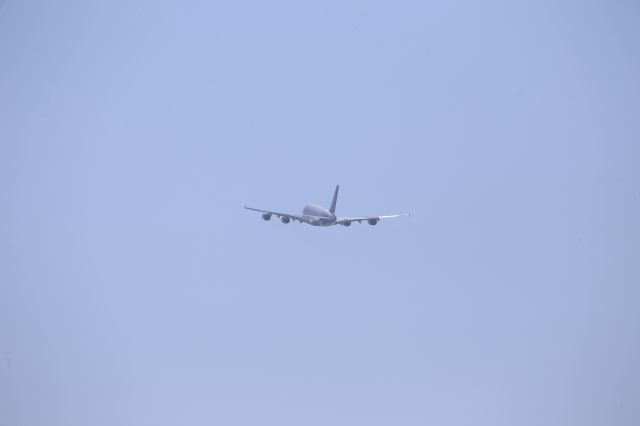 Airbus A380-800 (9V-SKM)
