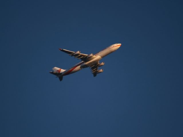 Airbus A340-300 (PZ-TCP)
